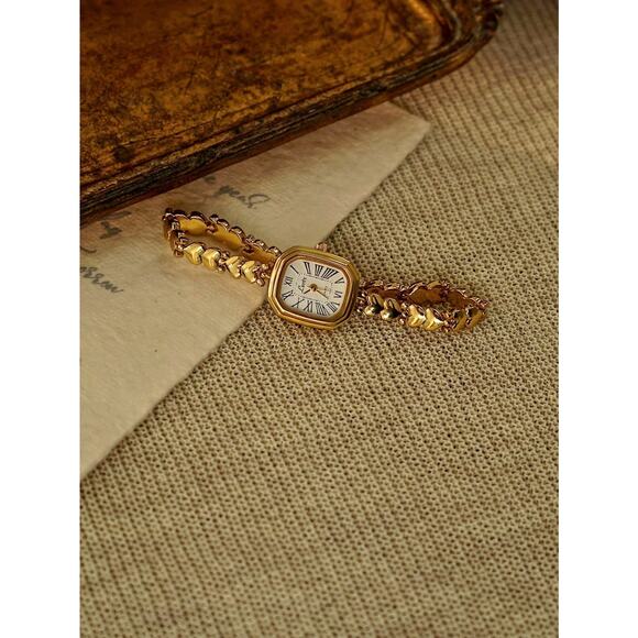 Gold French Vintage Style Unique Heart Band Dainty Women’s Wrist Watch main image 5
